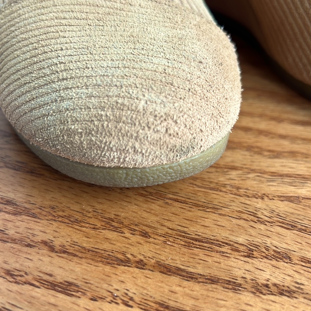 EUC - TOMS Brown Sugar Suede Corduroy Wedge Booties. Size 9.5 Lace Up - Picture 11 of 11